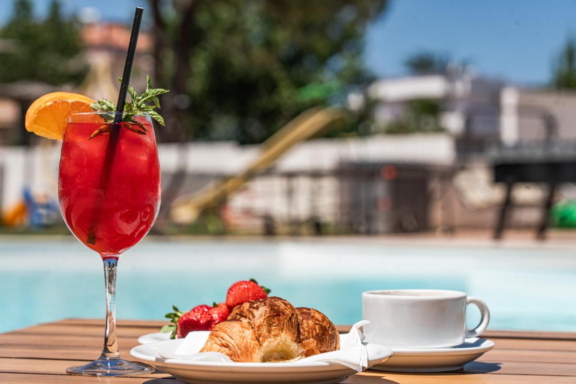 Hotel Cristallo Paestum كاباتشو - بايستوم المظهر الخارجي الصورة